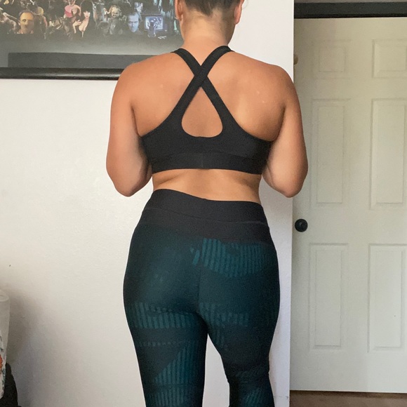 Under armor bra green - Picture 2 of 4